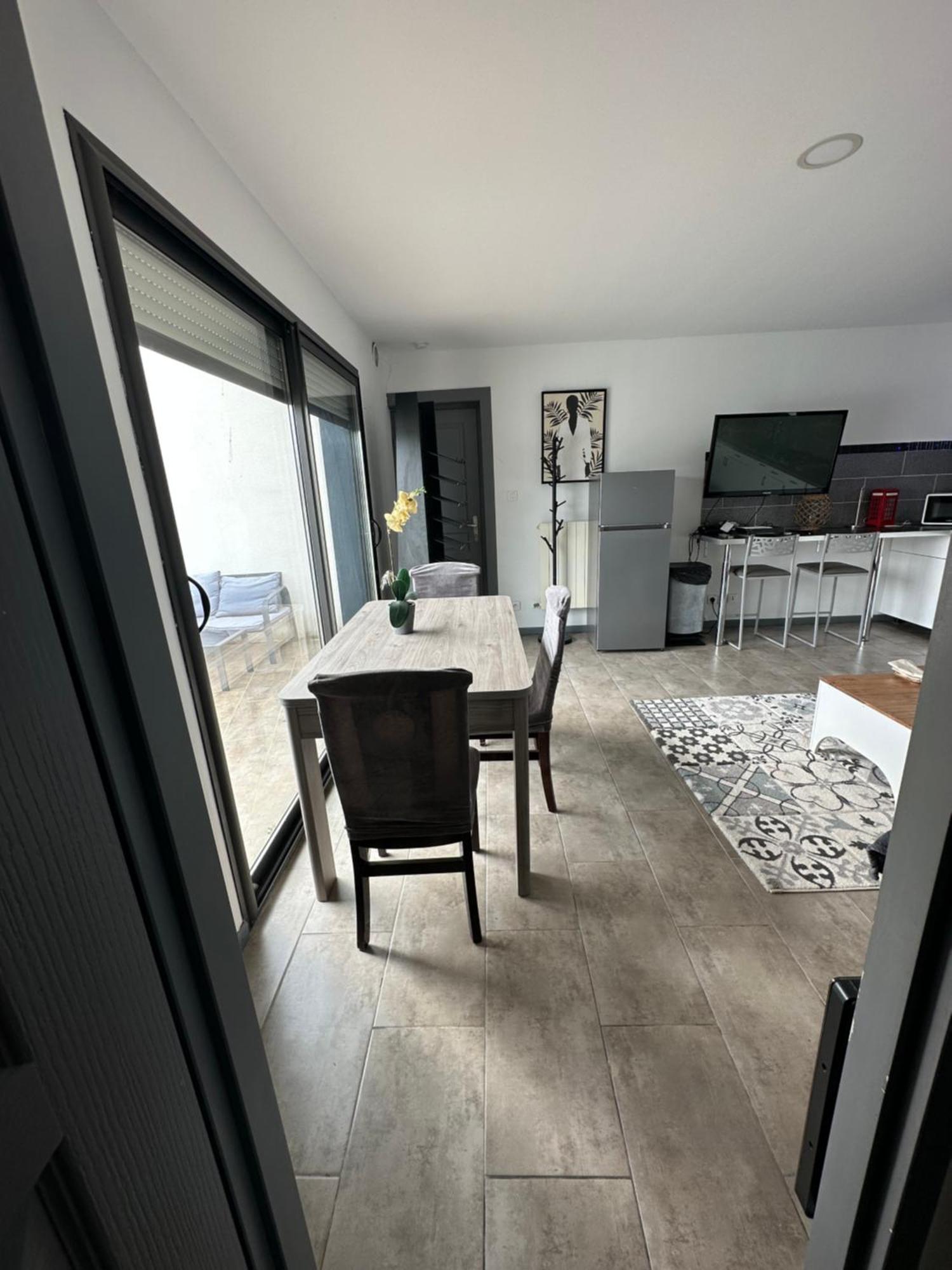 Superbe Appartement Avec Piscine Et Spa Privatif Вільнев-ле-Безьє Екстер'єр фото